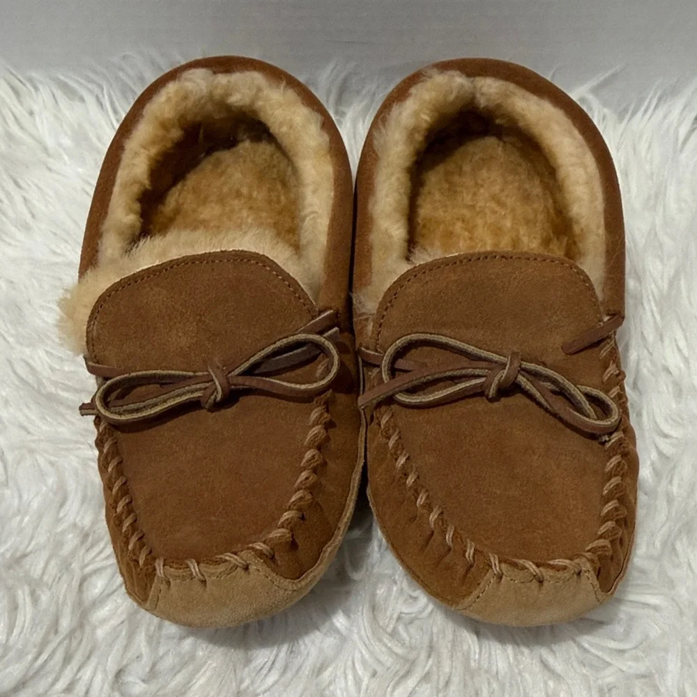LL BEAN Sharing Moccasin Brown Suede Slippers Kids size 6